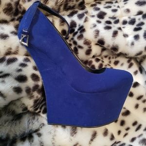 Suede heel-less platforms